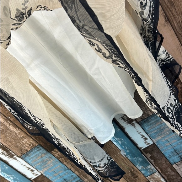 Bohemian Beige and Black layered blousy top - Picture 8 of 16